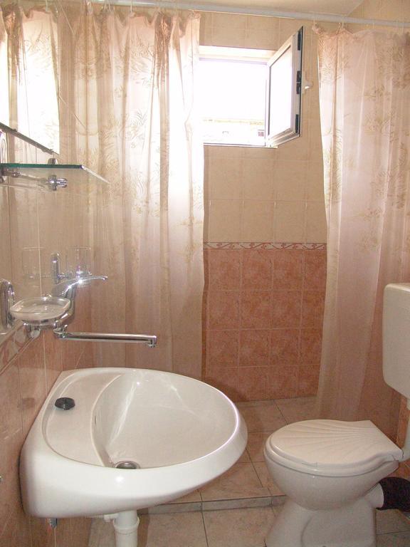 Family Hotel Andreev Neszebar Szoba fotó